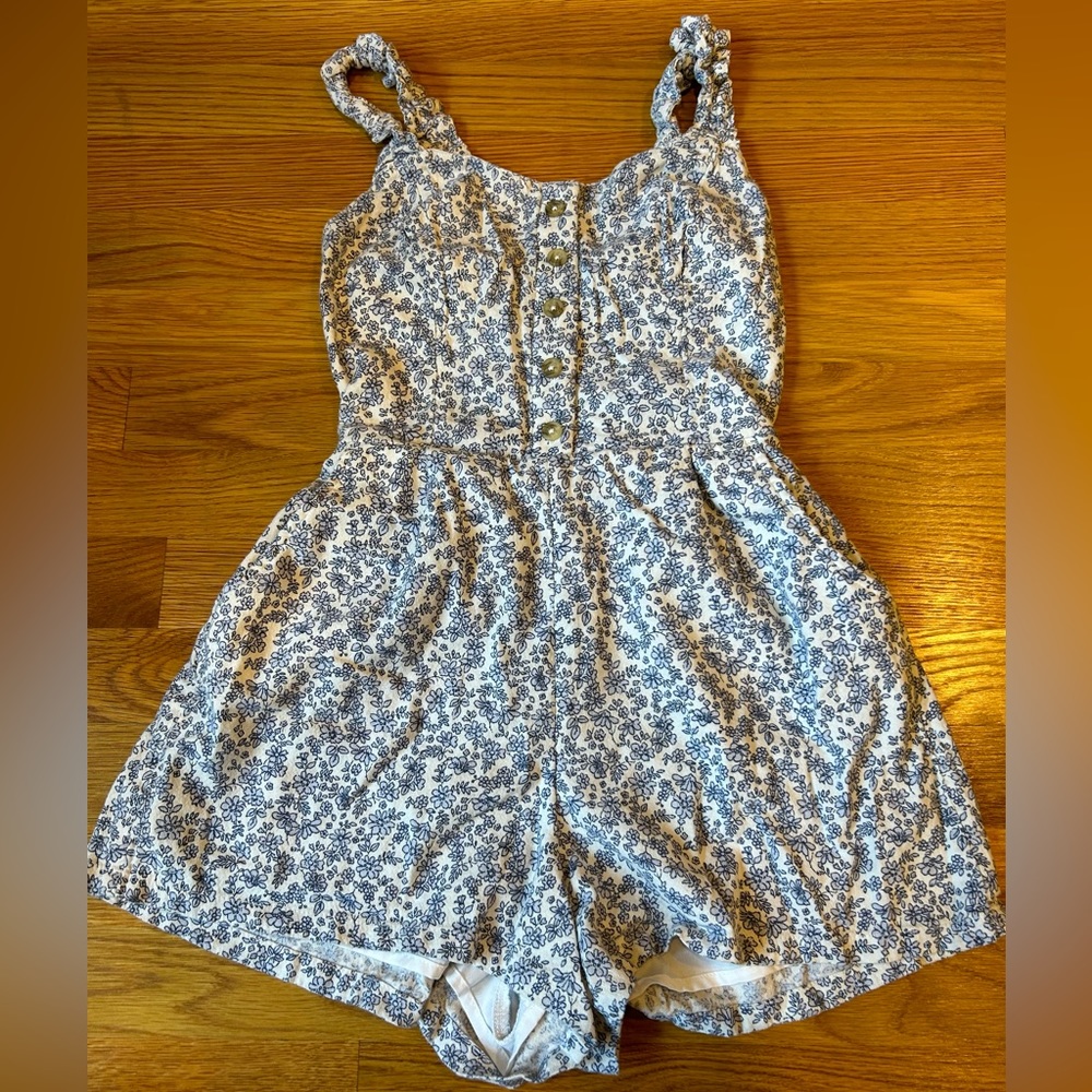 Women’s XS floral Hollister romper